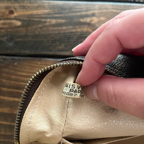 Vintage Louis Vuitton Trousse Toiletry 28 -Pre date code use - Picture 15 of 15